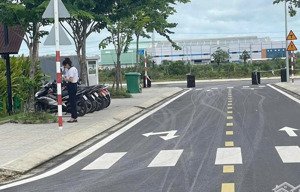 bán đất ngay xã đồi 61 - thị trấn trảng bom. sát nút đường vành đai 3, diện tích : 95m2 giá 2 tỷ5 .