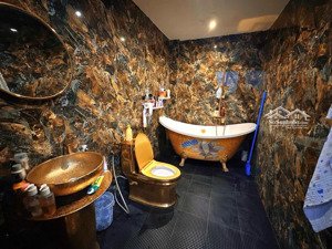 bán nhà 4 tầng lô góc đường bưởi - ba đình, chủ xây tâm huyết, nội thất tiền tỷ, 15 m ra ô tô tránh