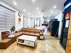 bán nhà phường dịch vọng hậu cầu giấy, 5t thang máy-oto qua nhà, thông, kd siêu thị, 110m x 29,5 tỷ