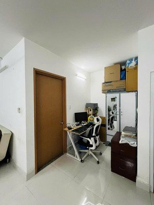 cần bán căn 56m2 sổ hồng riêng có nội thất nhà đẹp thoáng mát