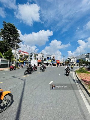 quá ngộp - giảm mạnh 1 tỷ -nhanh còn kịp ạ - nhà hxh - gần xlnh - dt : 88m2 giá 4,3 tỷ ngang 5,2m