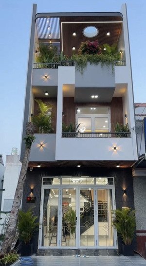 chủ kẹt tiền cần bán nhanh căn nhà 1t-2l gần ngã 3 sở gà, shr công chứng ngay