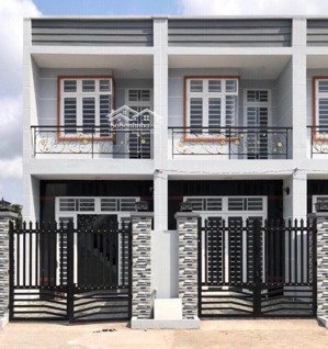 sở hữu ngay nhà 1 trệt 1 lầu gần trung tâm bình chánh