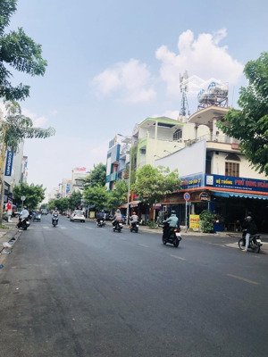 **bán nhà mặt tiền tân sơn nhì khu vip, kinh doanh sầm uất dt 4x18m 3 tấm đang cho thuê