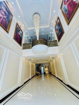 phân lô vip khu 918 7 tầng thang máy vỉa hè ô tô tránh giá chỉ 23,99tỷ