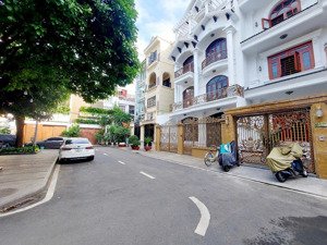 bán biệt thự khu compound nguyễn trọng tuyển 7,5x21 có công viên nội khu - bảo vệ 24/24 chỉ 46 tỷ