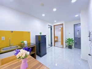 căn hộ 2 phòng ngủ full nội thất, thang máy, hầm xe, bảo vệ. ngay phan đăng lưu, đại học uah