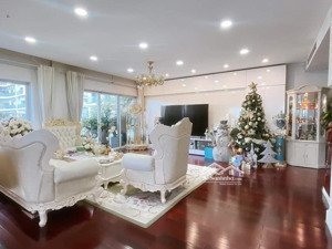 bán rất gấp căn duplex lô góc 310m2, 4pn full nội thất siêu sang, view hồ tây, vườn nướng bbq 55m2