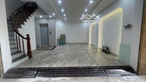 bán nhà trần quốc hoàn diện tích 42m² mặt tiền 4.5m 5 tầng. giá 17.2 tỷ cầu giấy