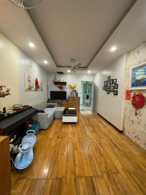 gia đình cần bán căn hộ 2 ngủ toà đại kim building phố trần hoà, đại kim - diện tích 58m2 trên sổ