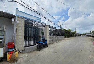 nhà cấp 4: 2 pn, 2 nhà vệ sinh. bình chánh - hồ chí minh. dt: 45 m2