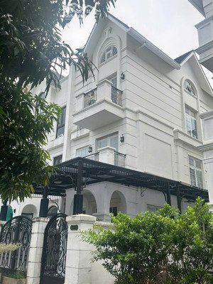 cho thuê biệt thự hải âu 150m2, 10m mặt tiền, 20 triệu/tháng, vinhomes ocean park 1.