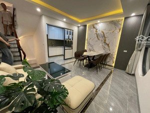 gấp! hơn 8 tỷ 30m2, 5m mặt tiền nhà 5 tầng yên hoà - ngõ ba gác - vài bước ra phố - nội thất xịn.