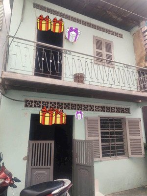 cần bán gấp nhà riêng cấp 3, 77m2, 2 tầng, gần mặt tiền đường lạc long quân