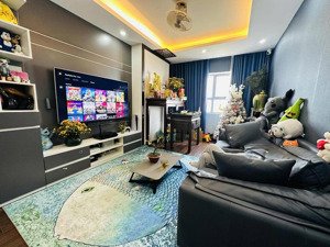 chính chủ cần bán căn 2 phòng ngủ. tứ hiệp plaza, phường yên sở mới. nhà ở full đồ. có sổ