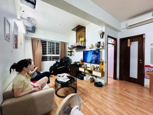 chính chủ bán căn 2 phòng ngủ kđt hồng hà nhà ở có sổ. có đồ. ac quan tâm ib e. 