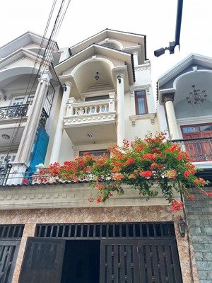 nhà sát aeonmall tân phú - 100m2 (ngang 5.5m) - nhà 3 tầng btct - xe hơi tới nhà - nhỉnh 10 tỷ