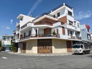 15 tỷ sở hữu ngay căn góc đẳng cấp 2 mặt tiền 2 căn nhà kinh doanh tốt