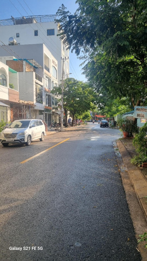 cần bán khách sạn 6 tầng đường khuê mỹ đông 7 giá 18,5 tỷ dòng tiền 70tr tháng,vị trí đẹp kinh danh