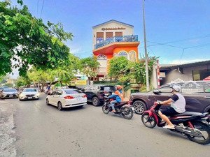 bán nhà trệt 4 lầu mặt tiền đường phạm sơn khai