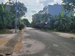 chính chủ gửi bán đất kdc kiến á đường liên phường chỉ 90tr/m2