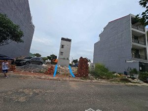 tôi chình chủ bán lô đất mặt tiền đường via hè 12m ,suối nhum linh xuân,dt 90m2 giá nhỉnh 6tỷ