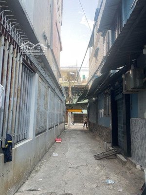 bán nhà phú thọ hòa ngang 8m. 2 tầng. 2pn - 4.6 tỷ