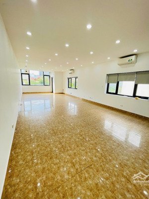 nhà mình còn nguyên căn 5 tầng tại số 20 ngõ 100 trung kính giá 55tr có đàm phán