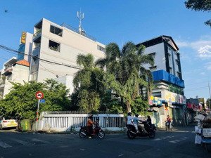 bán nhà góc 2 mặt tiền đường hồng lĩnh - đồng nai, quận 10 - dt: 17x23m - kc: 2 tầng. giá 88 tỷ