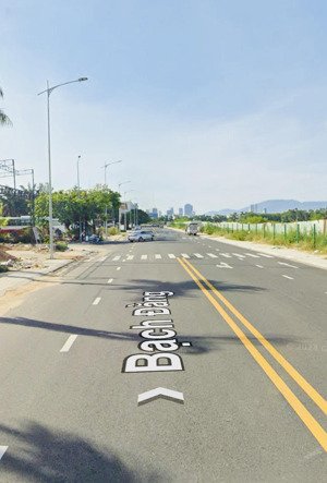 cho thuê lô đất 2 mặt tiền trước sau đường bạch đằng, 2000m2, ngang 37m, hđ lâu dài, gọi v phú