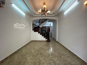 bán nhanh! cầu giấy, dân xây chắc chắn, ngõ 3 gác tránh, vài chục m ra ôtô tránh, 2 thoáng, 37m2*5t