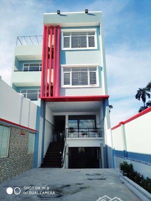 cho thuê trung tâm dạy học tại dĩ an _hồ chí minh 
diện tích 410,2m