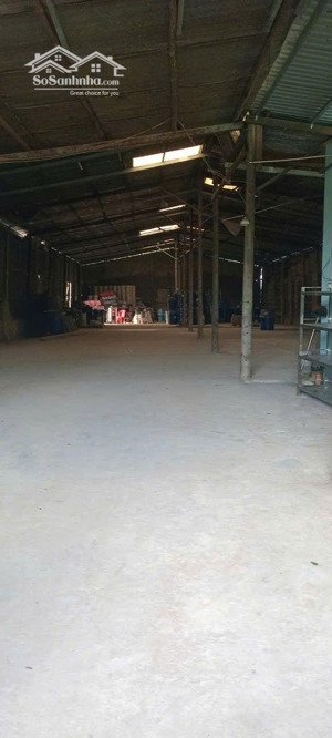 xưởng cho thuê 14 x 50 giá 19 trieu có điện 3 pha đường tải 6 tấn ra vào thuận tiện
làm o keo