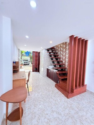 hàng hiếm tại huỳnh ngọc huệ, 4,45 tỷ, 30m2, 4 tầng, 3pn, 3wc, đà nẵng