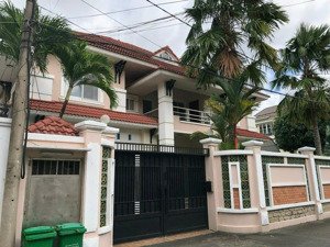 bán gấp nhà cấp 4 tại phường thảo điền - tp thủ đức ( q.2 cũ ), dt 888m2, giá chỉ 113 tr/m2