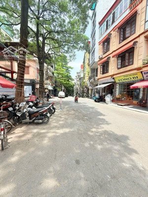 bán nhà mặt phố đồng nhân vị trí trung tâm kinh doanh sầm uất