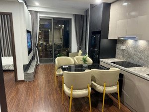 không mua là mất - ch 1n+ thiết kế 2n1wc tòa m1 tầng trung, full nội thất, sẵn sổ, giá còn 3.270 tỷ