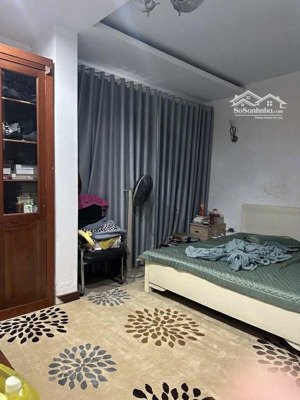 gia đình cần bán nhà tây sơn ngõ 5m oto đậu đỗ 2 mặt thoáng 92m 5 tầng mặt tiền 7m chỉ 23.5 tỷ