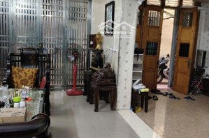 ba gác vào tới cửa, cách 5m ra đường ô tô tránh, trung tâm đống đa