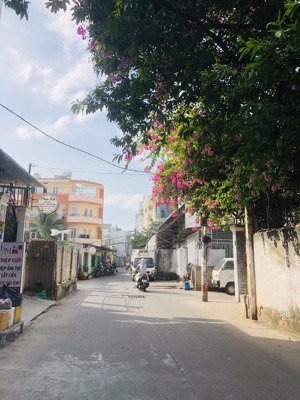 nhà đẹp 4 tầng hẻm nhựa xh 6m phường tân sơn nhì dt 4x13m giá 6.9 tỷ tl