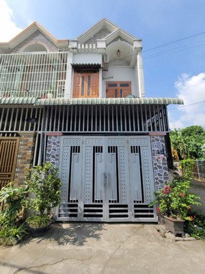 nhà lầu triệt gần bệnh viện dĩ an giá 3 tỷ 450 triệu