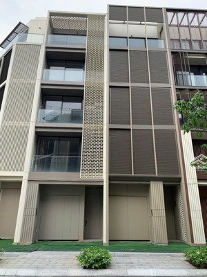 bán nhà phố thương mại global city nhìn thẳng ra khu wiyo complex giá bán 32.5ty lh 