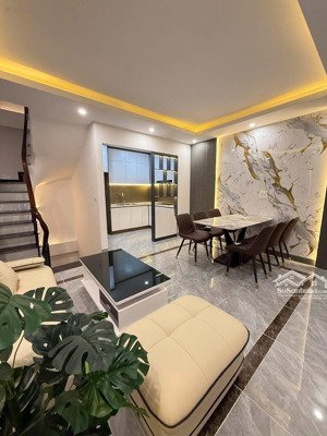 nhà mới yên hoà - 35m2 - 5 tầng - mặt ngõ rộng 3m - tặng full nội thất ở ngay