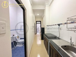 căn hộ 1 phòng ngủ quận 2 - ban công - máy giặt riêng - dọn vệ sinh mỗi tuần