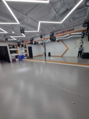 cho thuê căn liền kề mặt công viên hc 100m2 - 5 tầng. 45tr/tháng