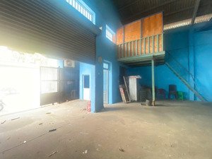 cho thuê kho xưởng lê sao 10x24m (240m2) điện 3 pha, sản xuất làm kho gần nguyễn sơn, phú thọ hòa