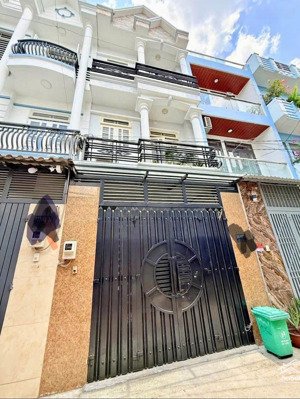 bán gấp nhà lý văn phức-tân định-quận1 giá 4tỷ88 - 67,6m2 gần công viên lê văn tám, cho thuê 29tr/t