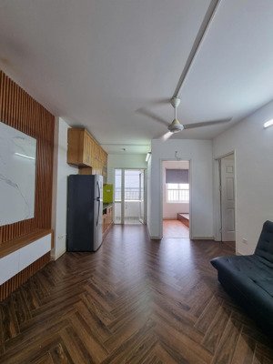 rẻ ơi là rẻ !!! tôi cần bán nhanh căn 2 ngủ full đồ , sđcc tại toà sdu giá chỉ nhỉnh 3 tỷ