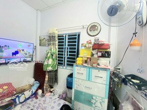 nhà đẹp 2tỷ5 khu sầm uất 30m2 linh đông thủ đức