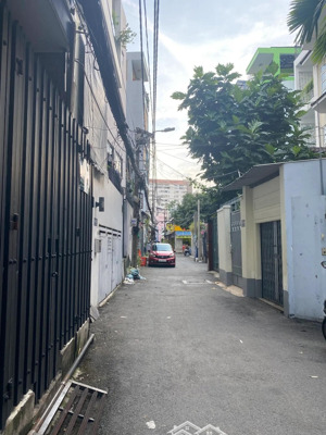 hot chdv dòng tiền 600tr/năm. nguyễn cửu vân bt 12 phòng ngủ+toilet riêng. dtcn 95.3m2. chỉ 15tỷ tl